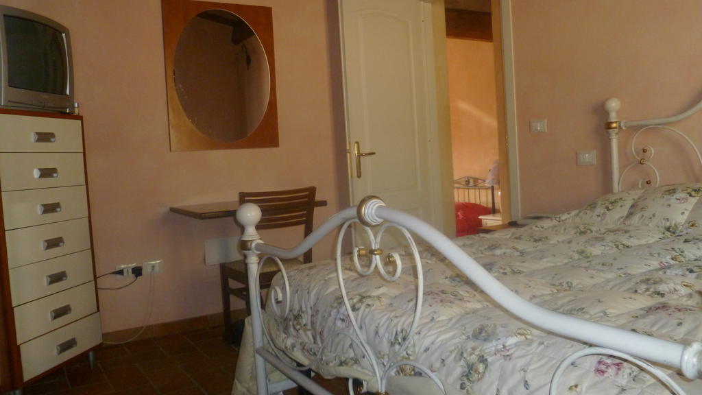 Le Ginestre B & B มาสซาโรซา ห้อง รูปภาพ